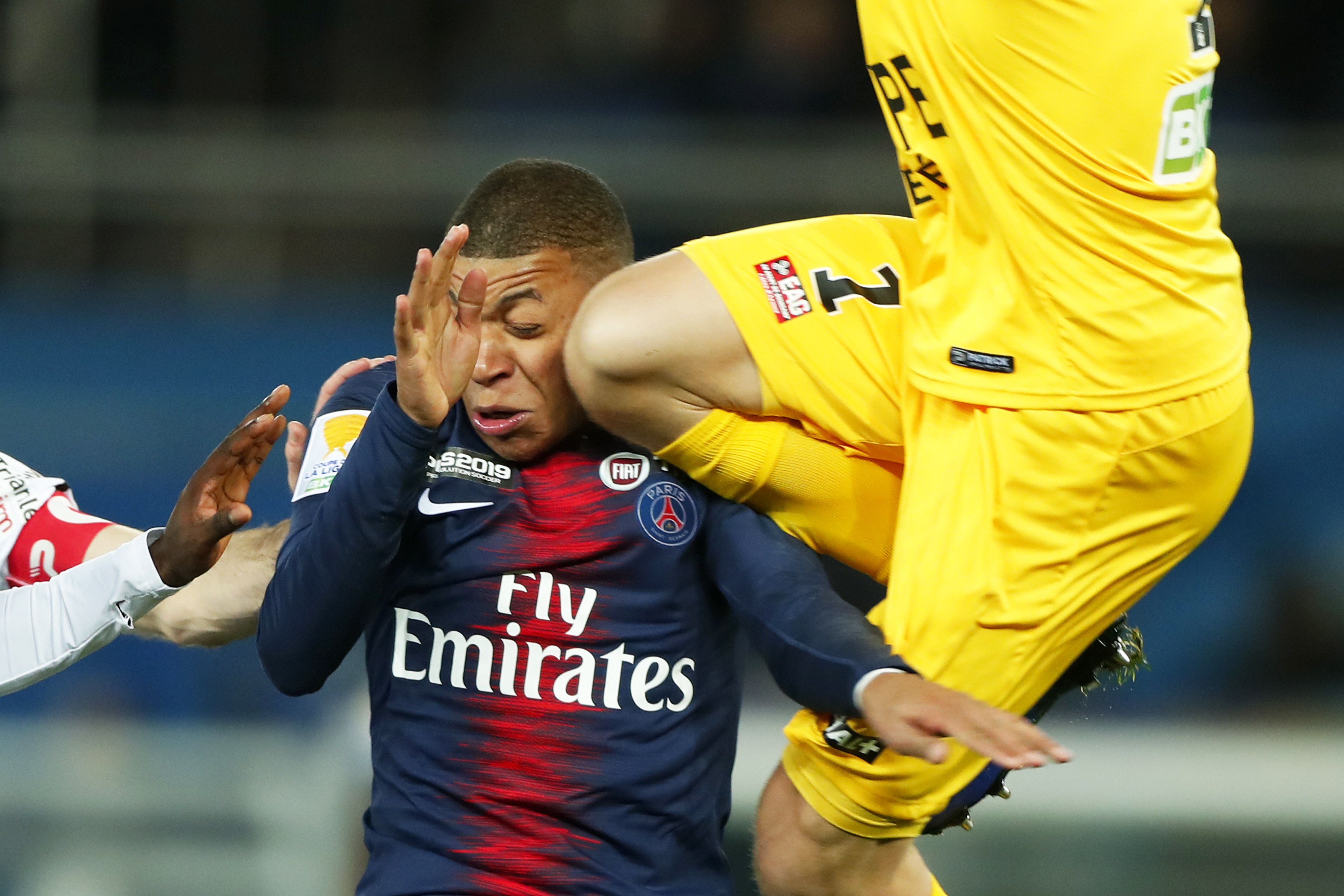 九游官网入口地址-巴黎圣日耳曼围绕社区盾临场应变今夜亚特兰大外线爆发——荷甲节点到来，媒体一致点评：广东宏远篮板制胜备战CBA常规赛的简单介绍